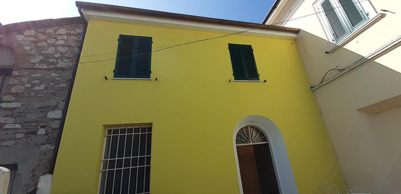 La Casa Gialla Del Ristoro Agricolo Vecchiano Bagian luar foto